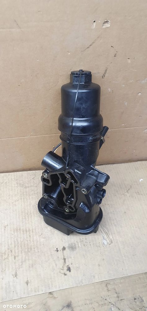 Podstawa filtra oleju VW Passat B6 2.0 FSI 06D115397G - 6