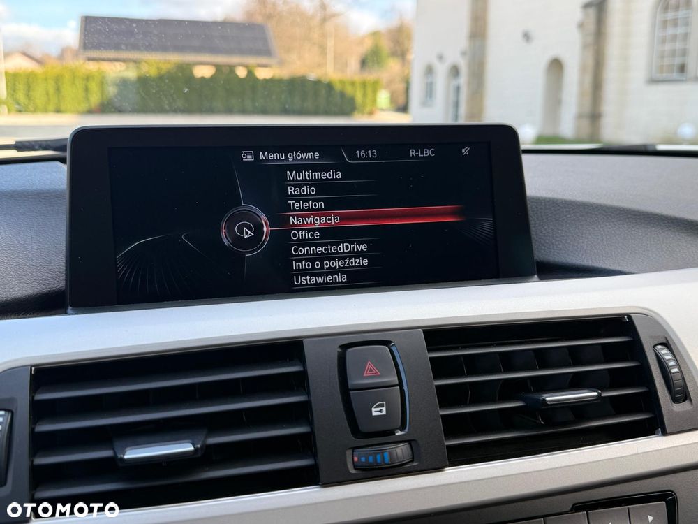 BMW Seria 3 318d Sport Line - 31