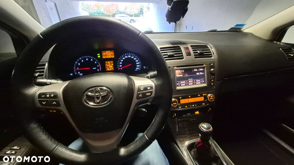 Toyota Avensis 2012 photo 5