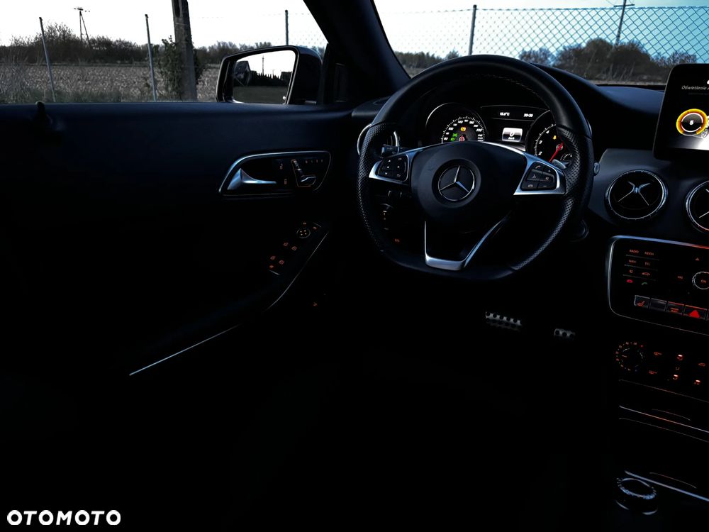 Mercedes-Benz CLA 200 7G-DCT AMG Line - 17