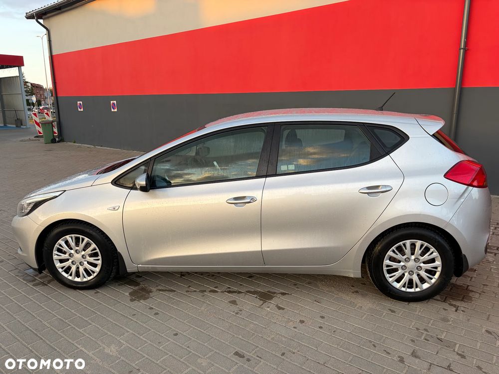 Kia Ceed - 8