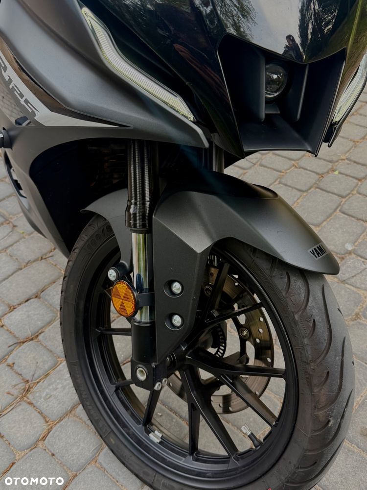 Yamaha YZF - 11