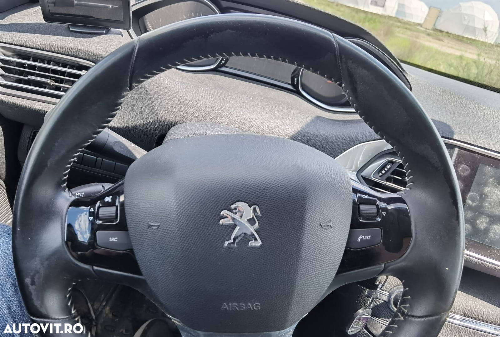 Peugeot 308 1.2 L PureTech Turbo Allure - 15