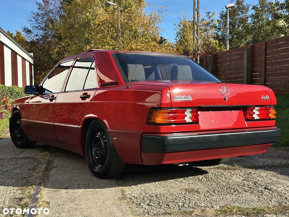 Mercedes-Benz W201 (190) - 3