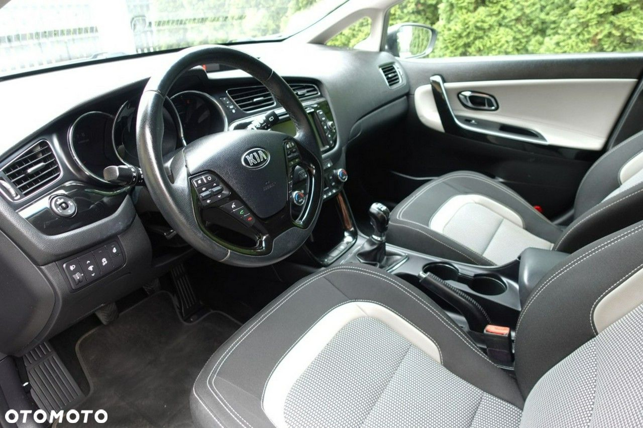 Kia Ceed - 14