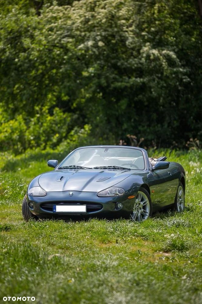 Jaguar XK8 - 12