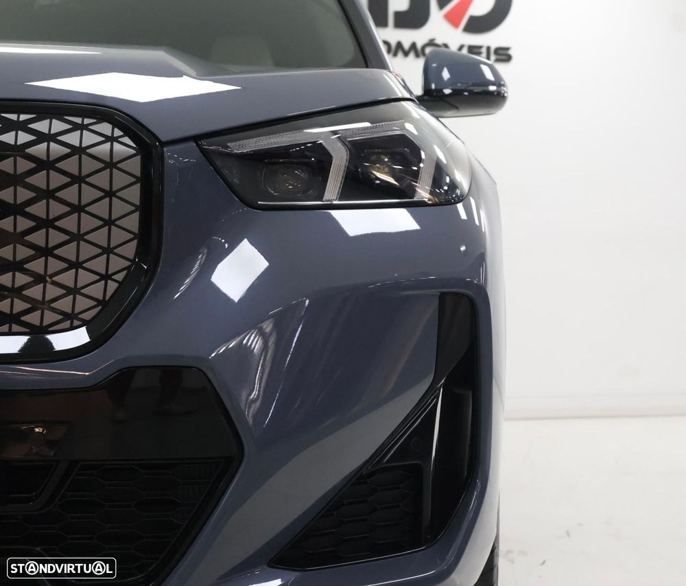 BMW iX1 eDrive20 Pack Desportivo M - 7