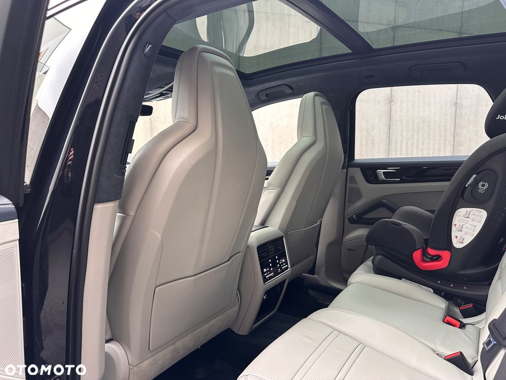 Porsche Cayenne Standard - 29