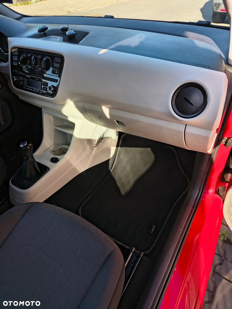 Volkswagen up! move - 15