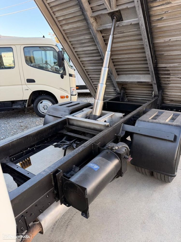 Nissan Cabstar Cabine Dupla - Basculante - 16