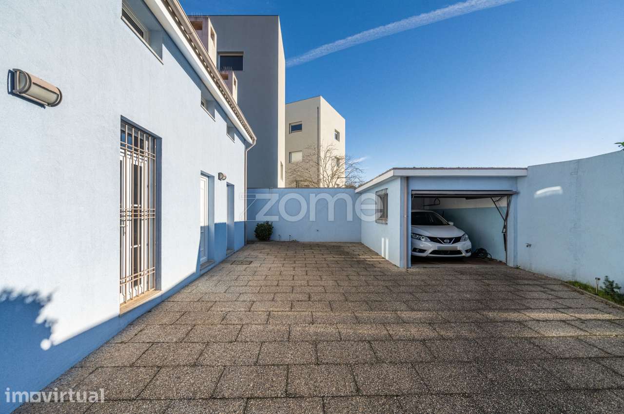 Moradia T3 com vista de rio, no Porto, com logradouro e garagem - Grande imagem: 4/41