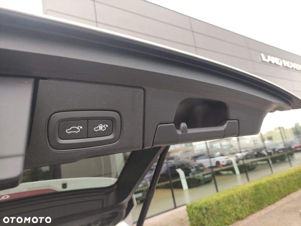Volvo XC 60 T4 Momentum - 23