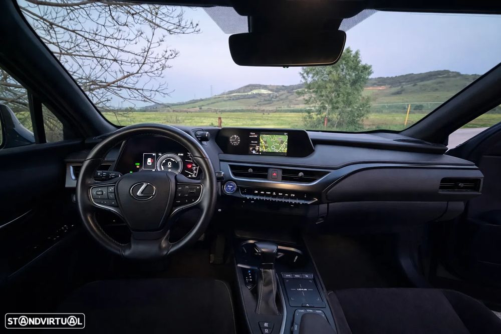 Lexus UX 250h Executive+ - 9