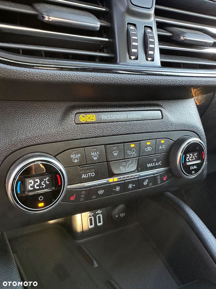 Ford Kuga - 22