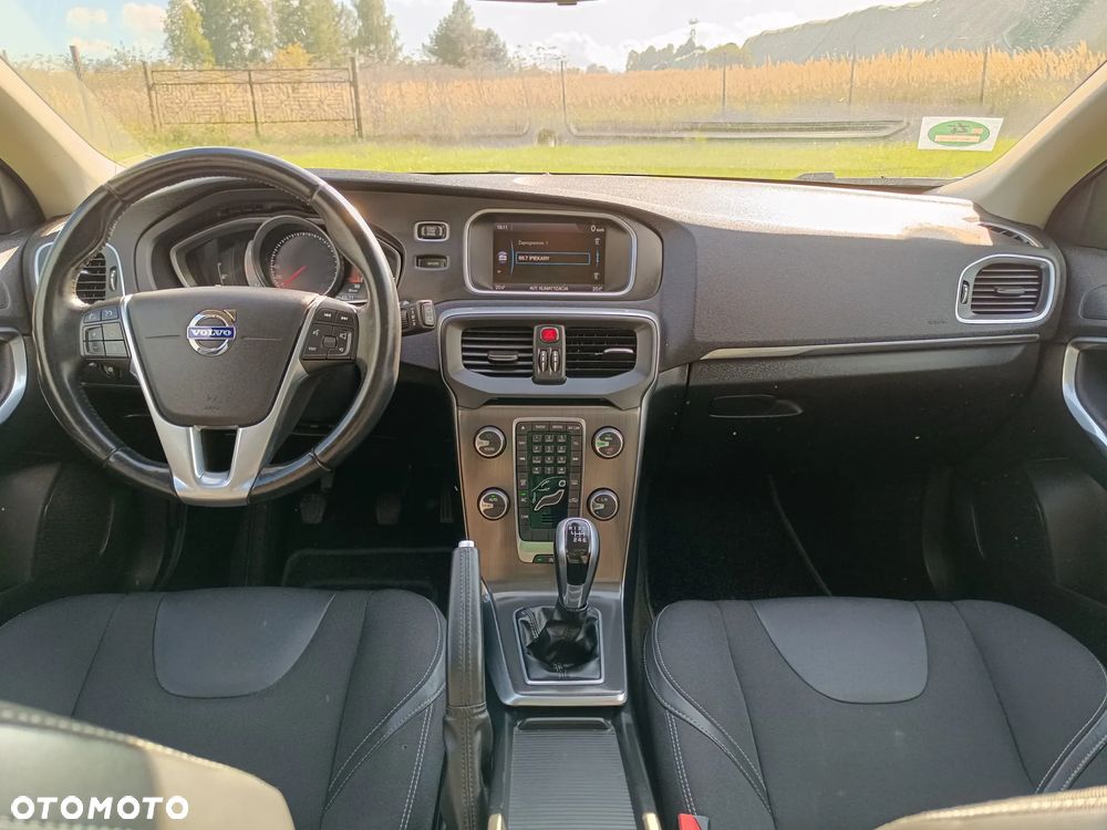 Volvo V40 D2 Momentum - 10