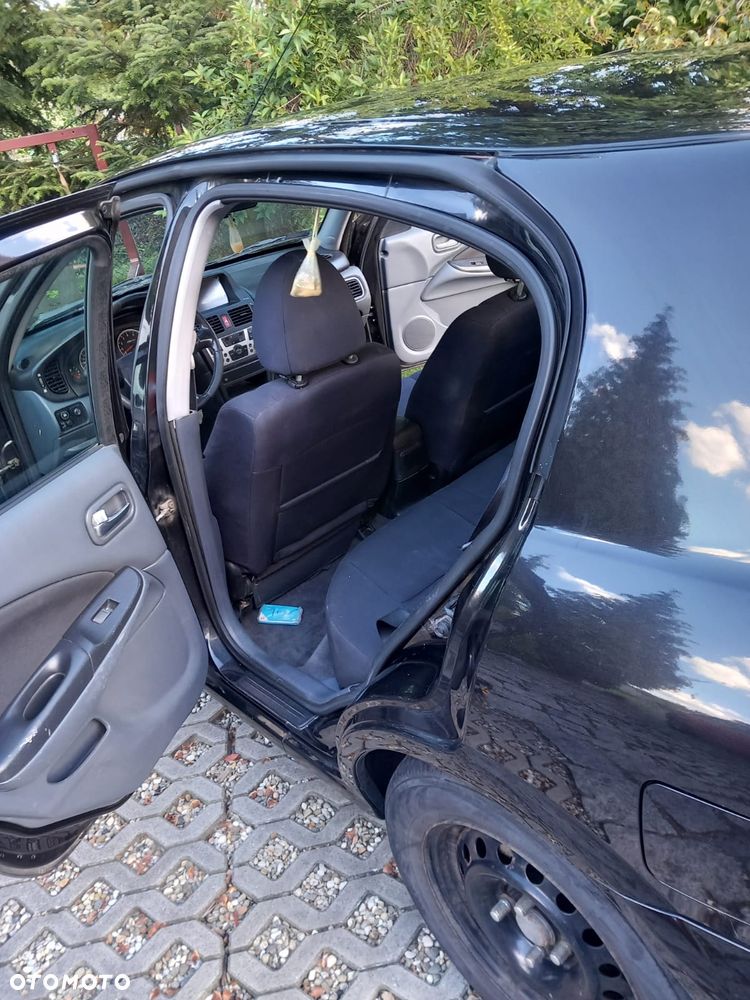 Nissan Almera 1.5 acenta PLUS - 7