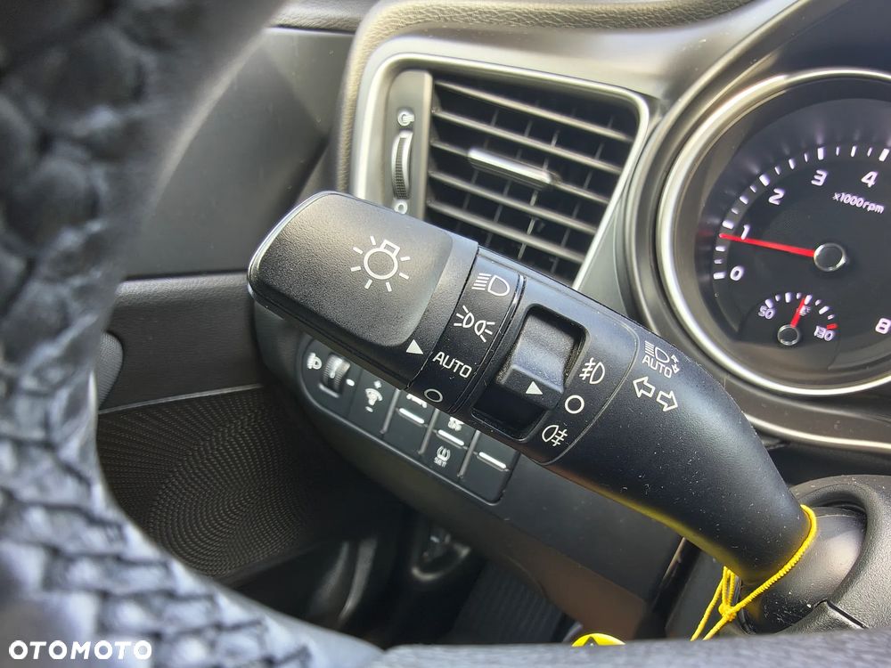 Kia XCeed 1.5 T-GDI M - 25