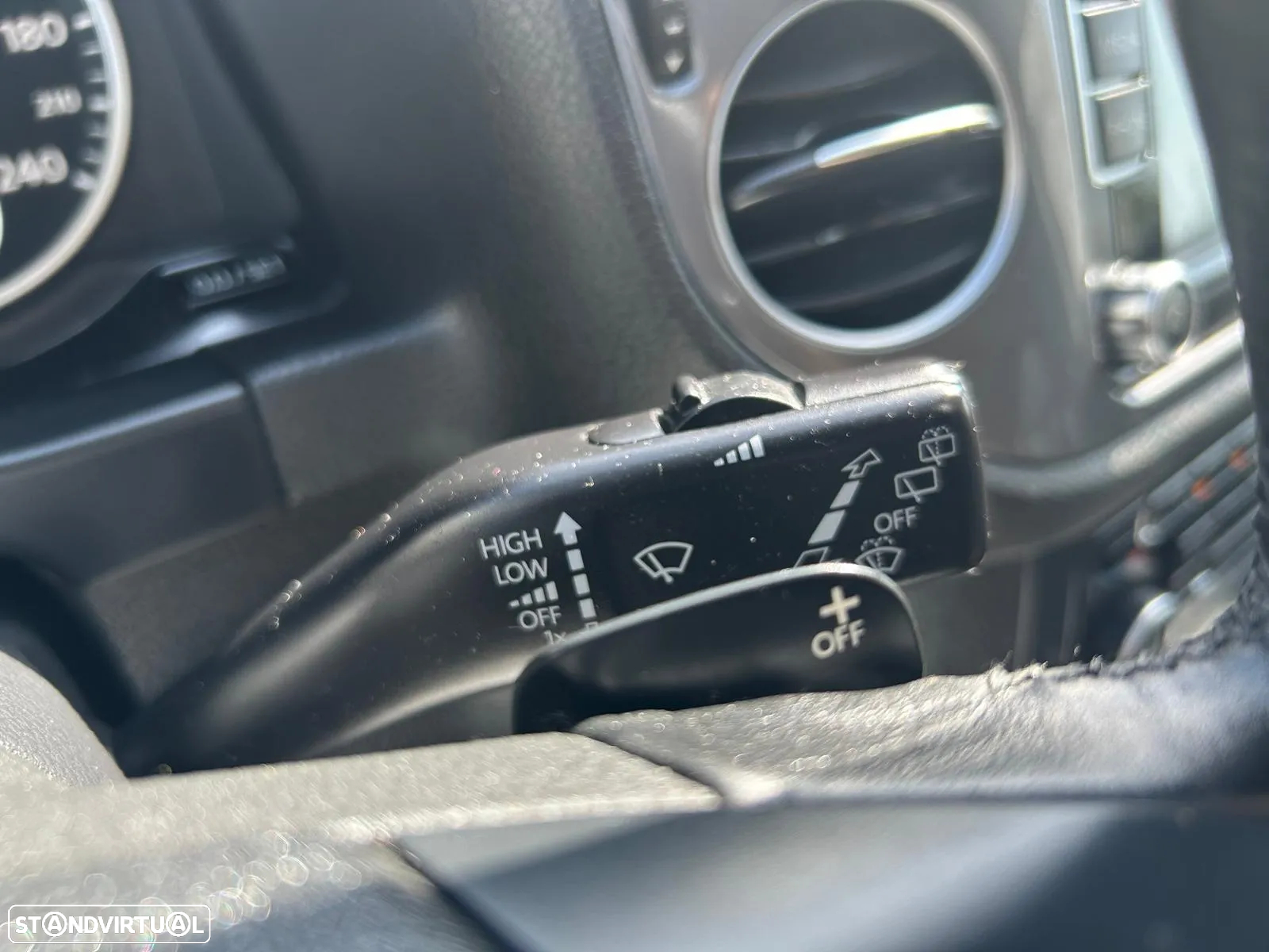 VW Tiguan 2.0 TDI Sport 4Motion DSG - 17