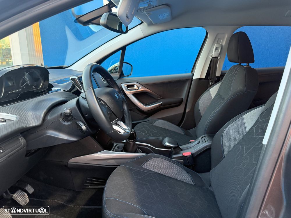 Peugeot 2008 1.2 PureTech Style - 5