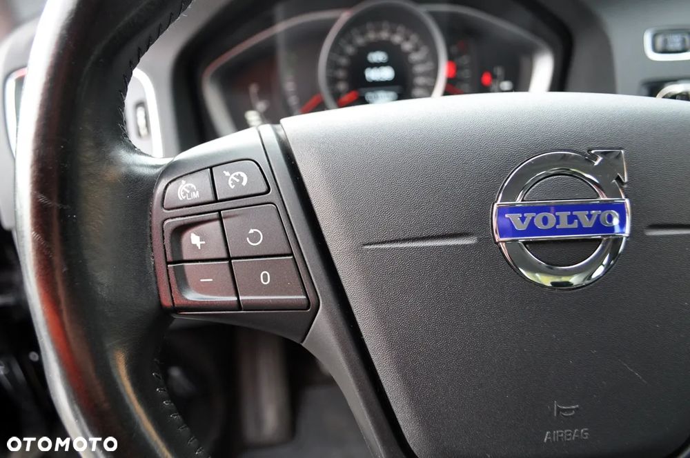 Volvo S60 T3 Kinetic - 23