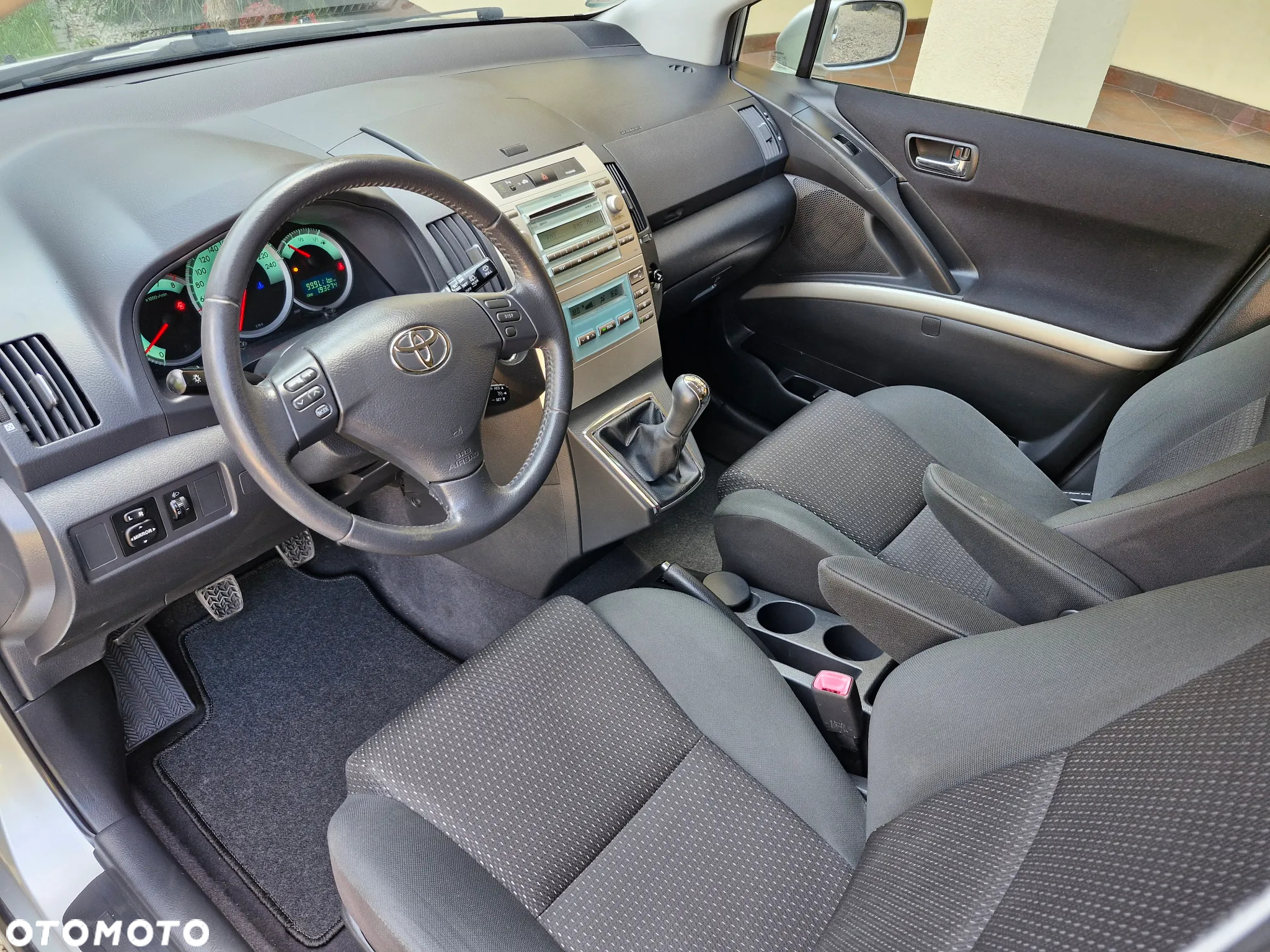 Toyota Corolla Verso 1.8 Gold + - 6