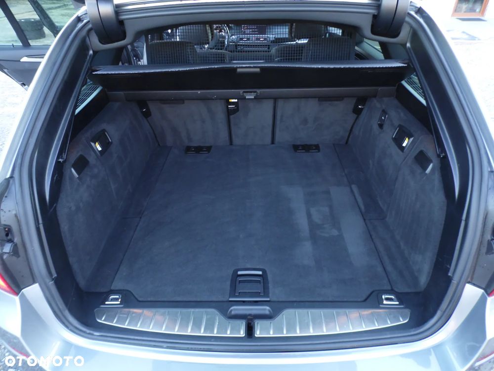 BMW Seria 5 525d xDrive Sport-Aut - 28