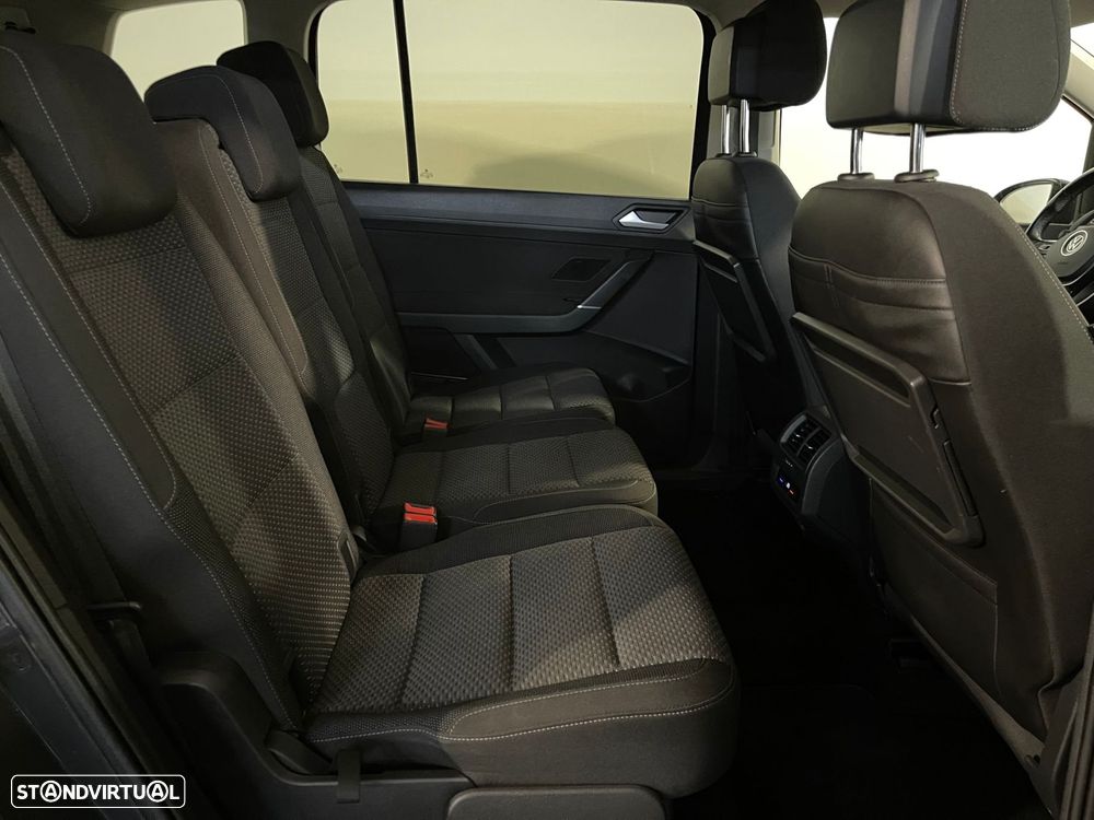 VW Touran 2.0 TDI Confortline - 19