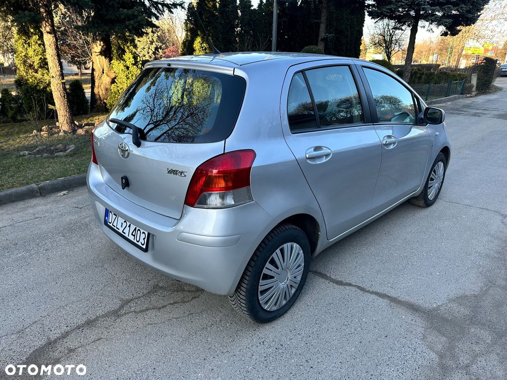 Toyota Yaris 1.0 VVT-i Luna - 4