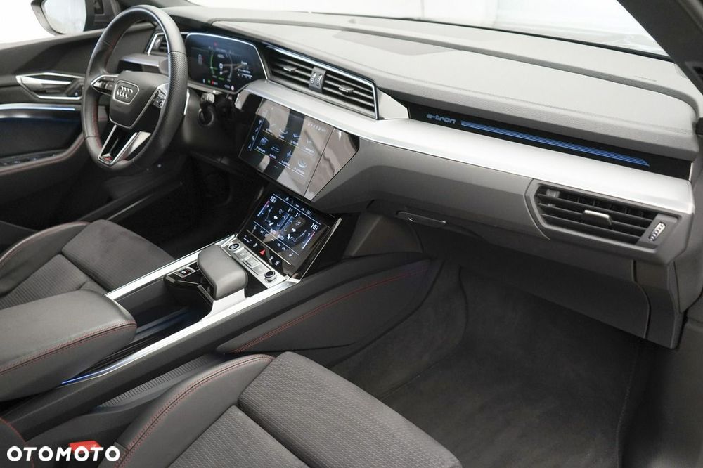 Audi Q8 e-tron - 22