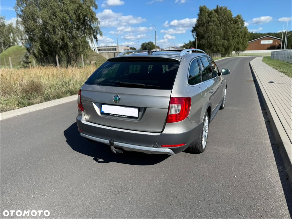 Skoda Superb 2.0 TDI Elegance Outdoor DSG - 6