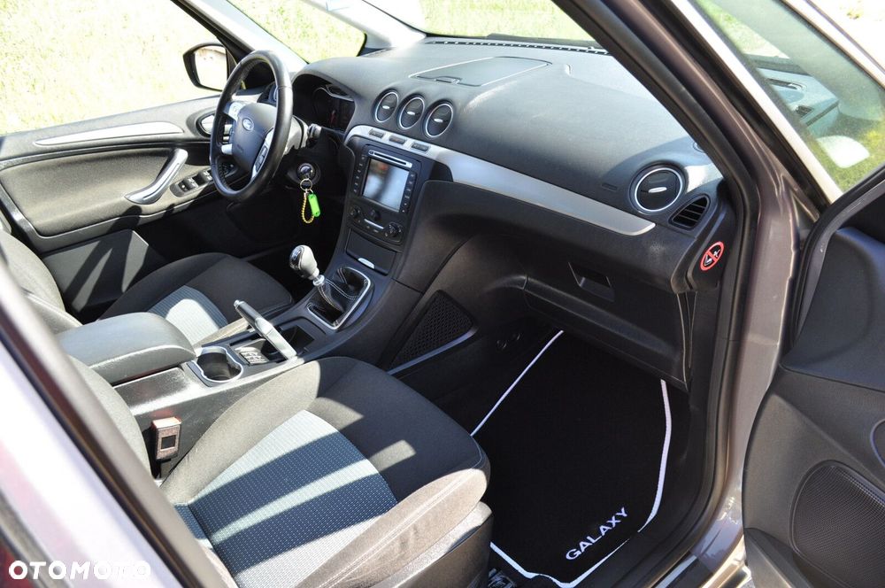 Ford Galaxy - 10