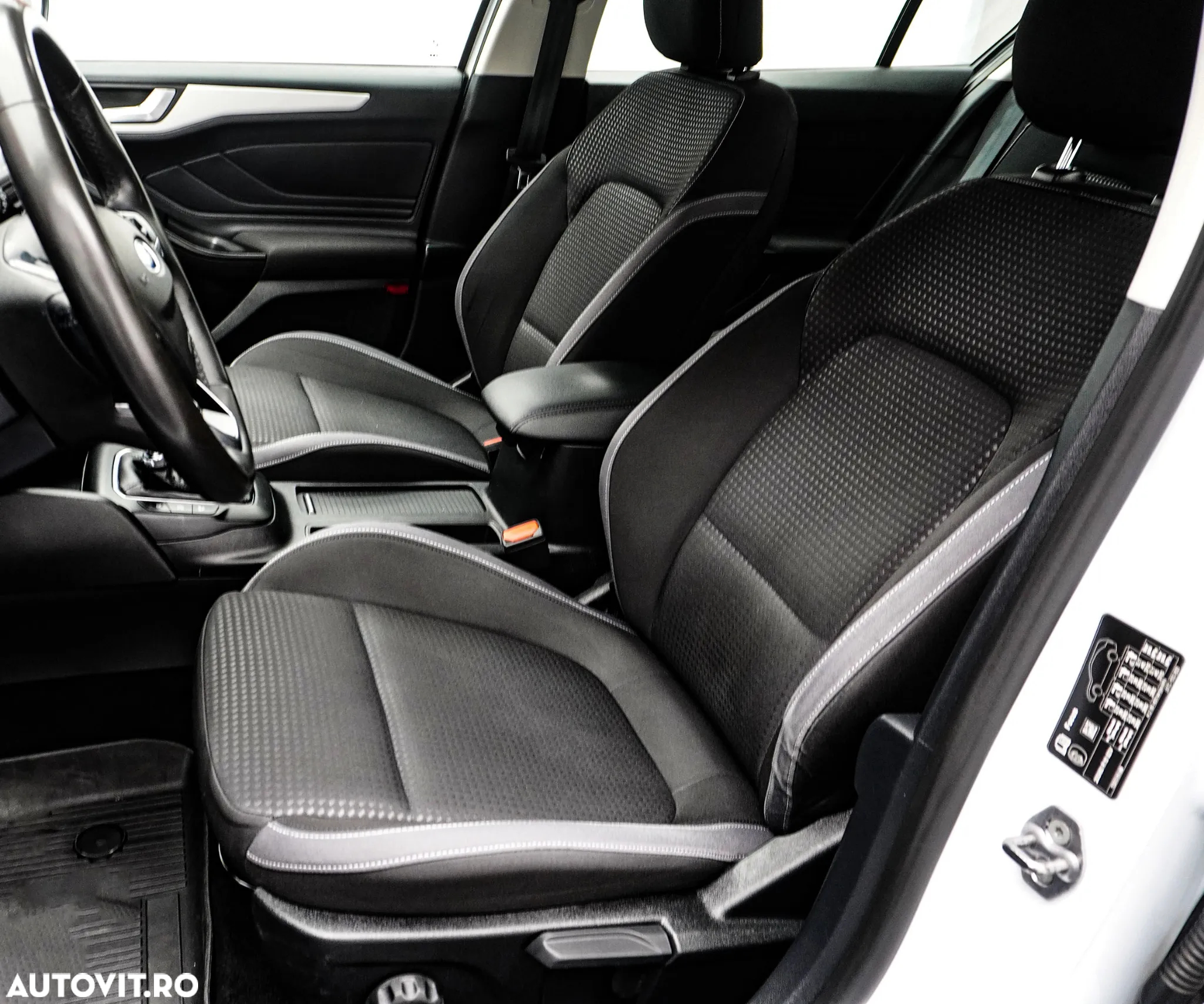 Ford Focus 1.0 EcoBoost Trend Edition - 14