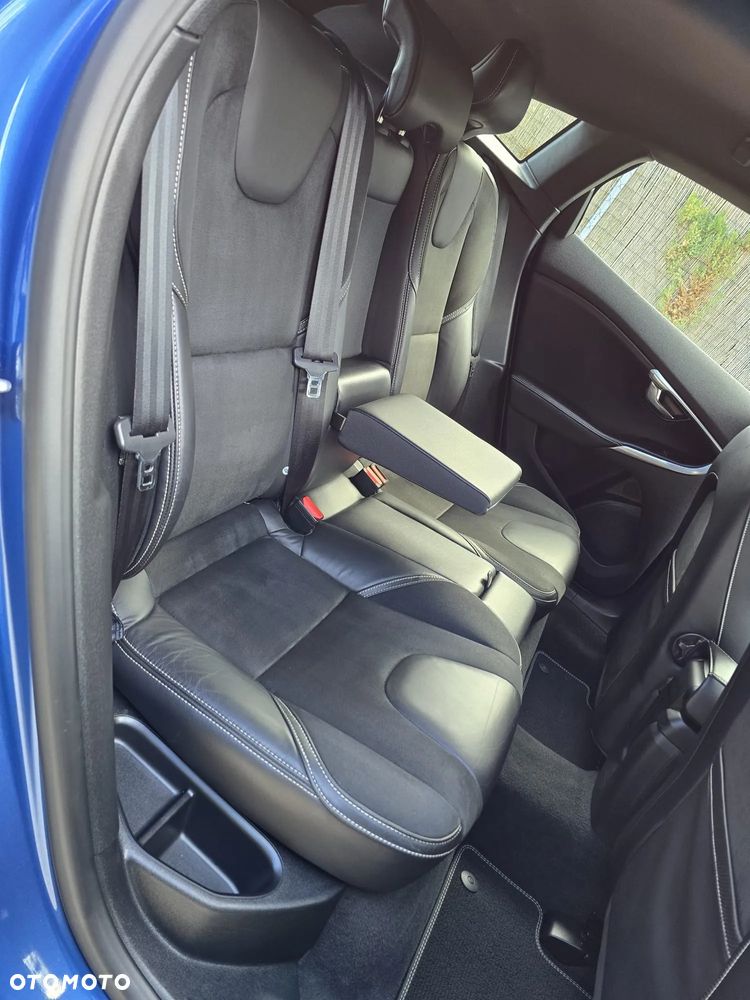Volvo V40 - 23