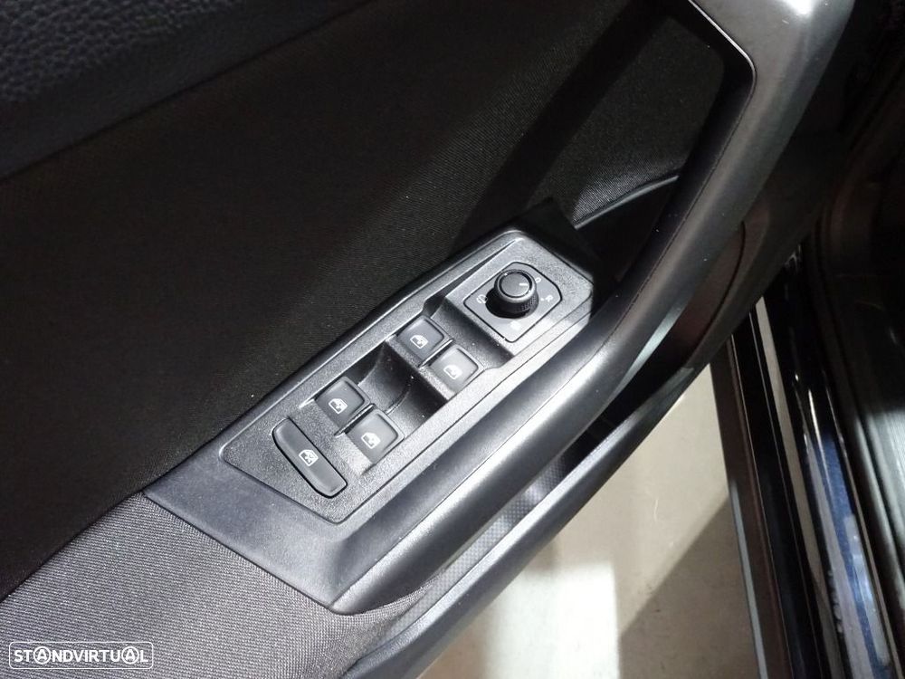 VW T-Roc 1.0 TSI Urban - 9