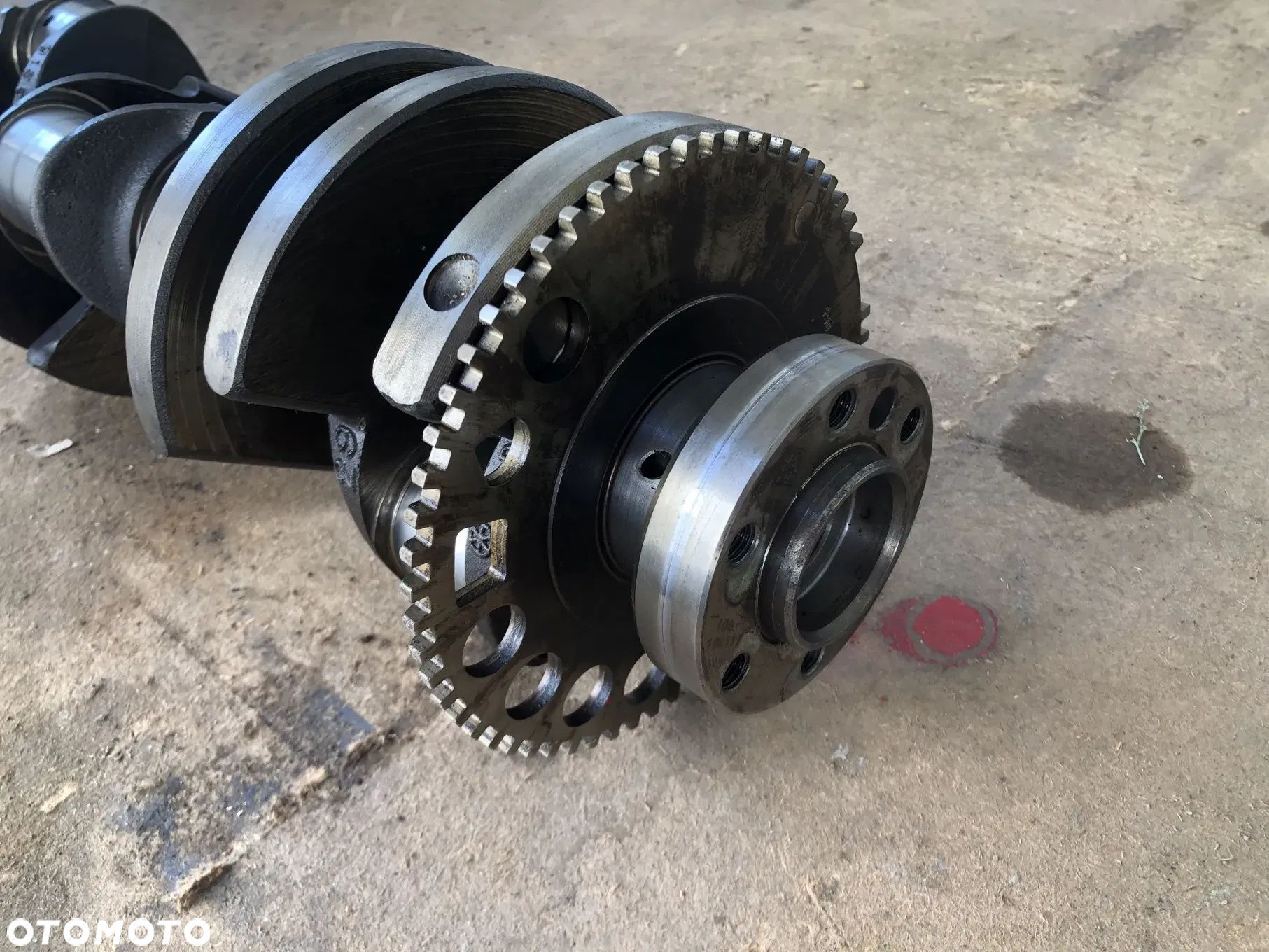 CADILLAC ESCALADE III 6,2 V8 2006-2014 CHEVROLET CAMARO SS 6,2 V8 2009-2015 LS3 WAŁ KORBOWY - 8