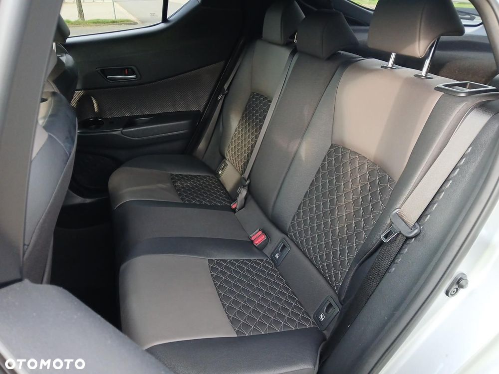 Toyota C-HR 2.0 Hybrid Executive - 41