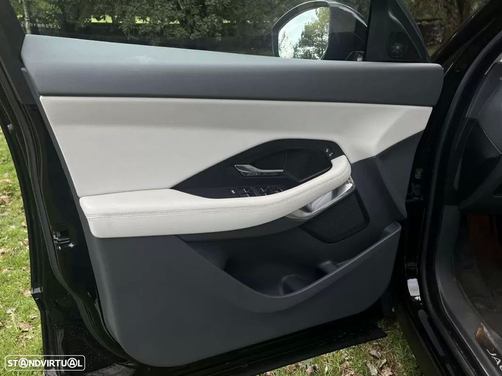 Jaguar E-Pace 2.0 i4D R-Dynamic S - 44