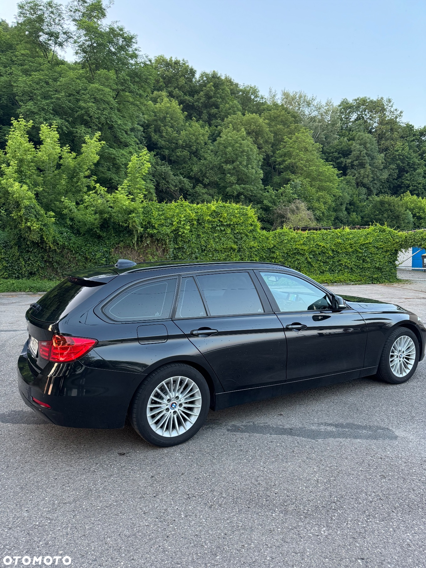 BMW Seria 3 318d Touring - 10