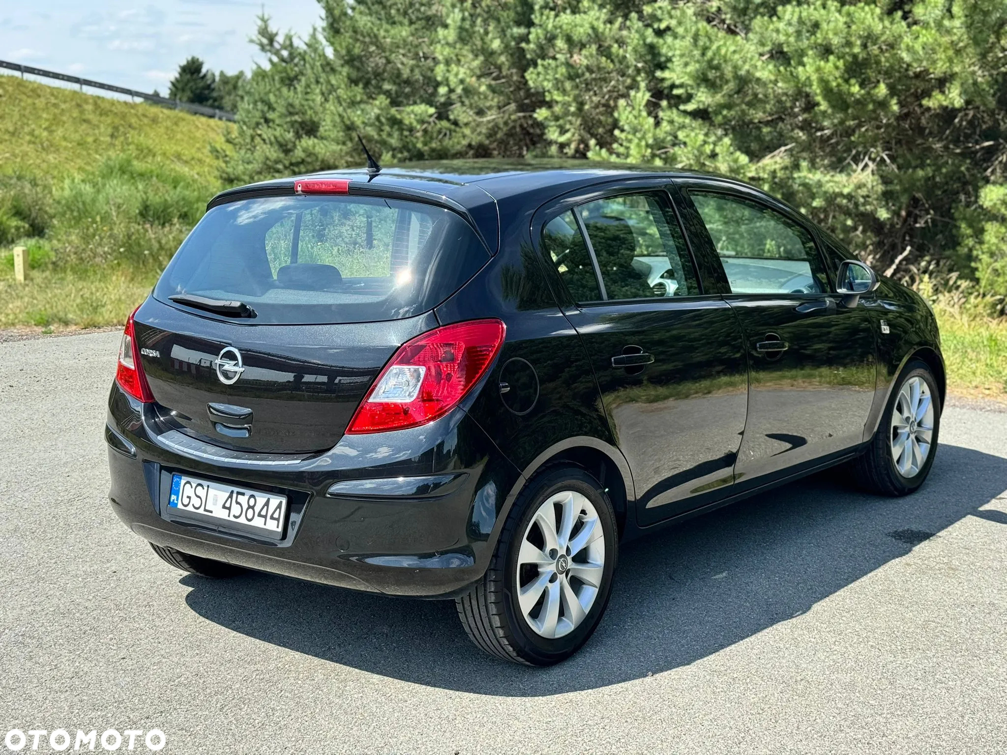 Opel Corsa 1.4 16V Edition 150 - 8