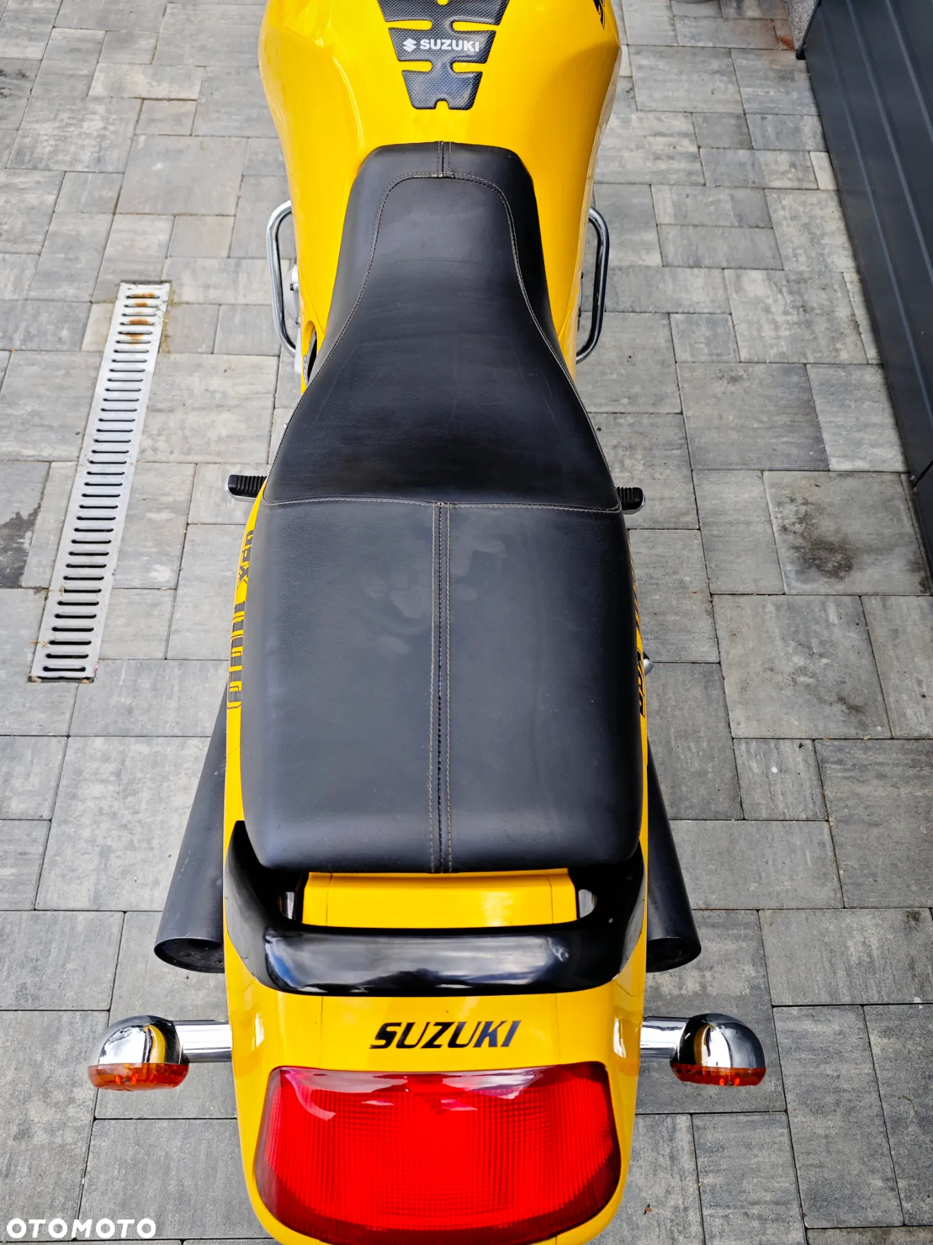 Suzuki GSX - 13