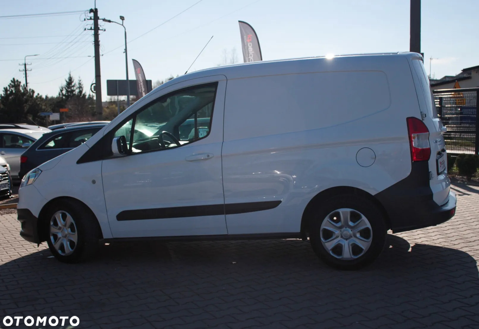 Ford Transit Courier - 4