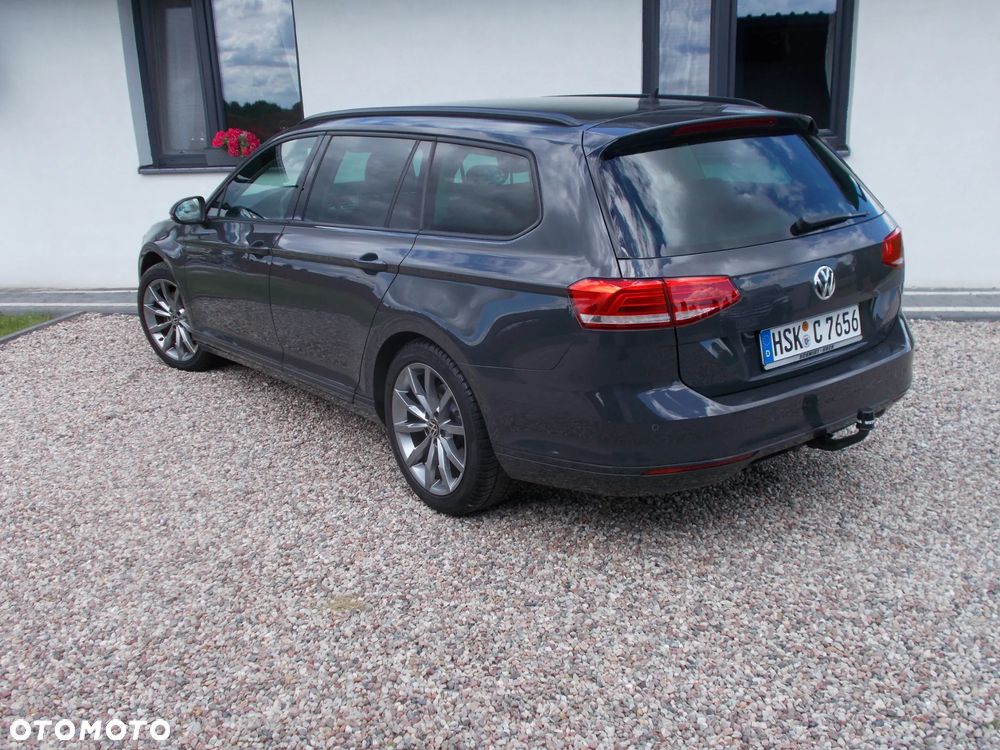 Volkswagen Passat - 4