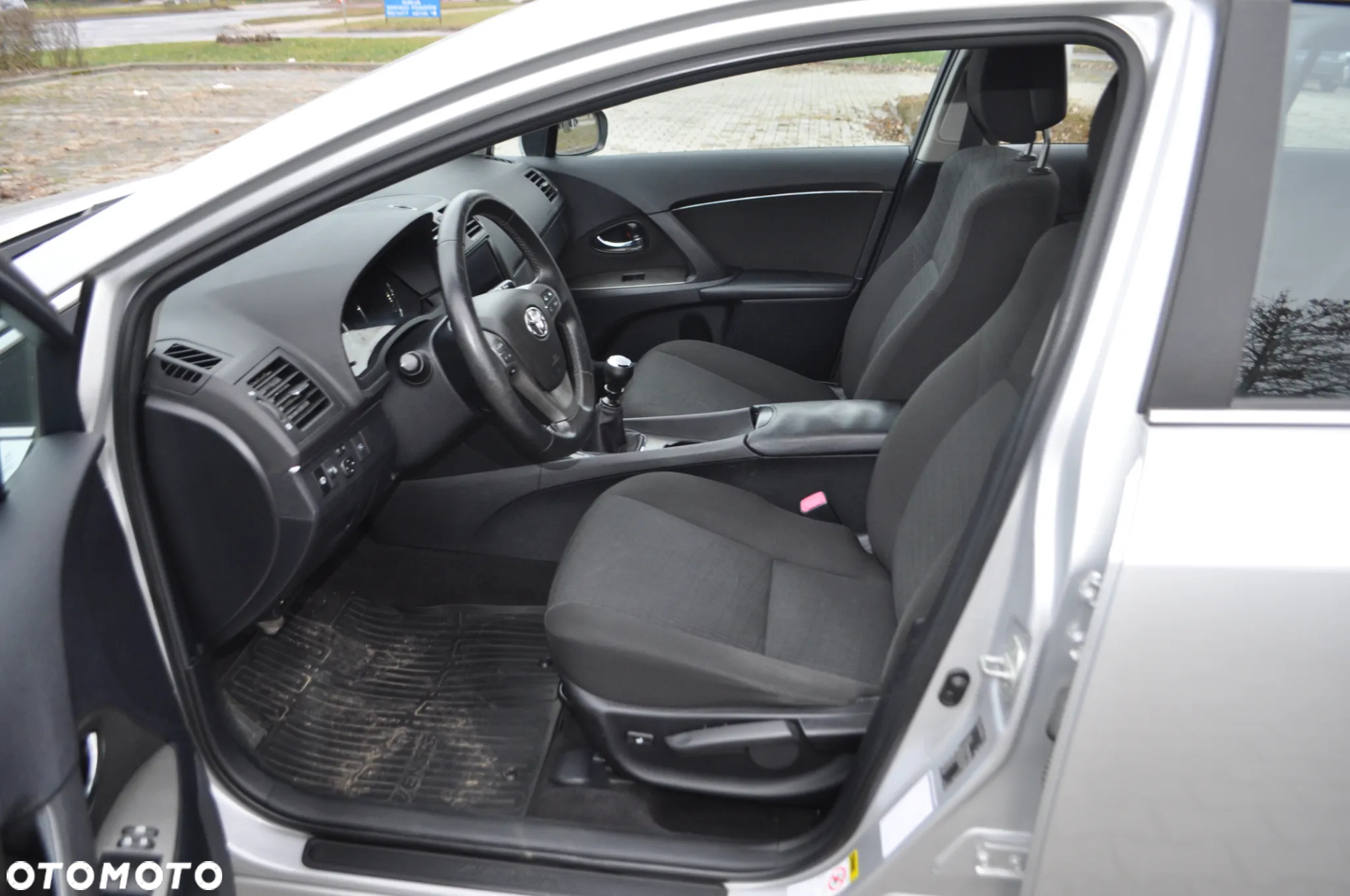 Toyota Avensis 1.8 Active - 23