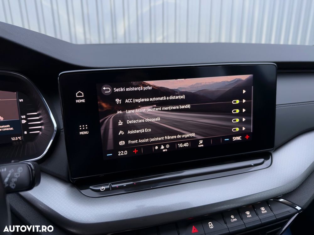 Skoda Octavia Combi 2.0 TDI DSG Tour - 30