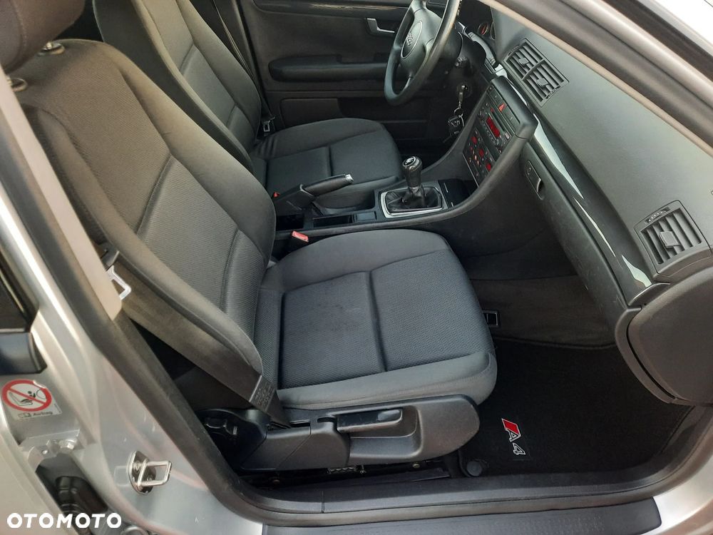 Audi A4 Limousine - 17