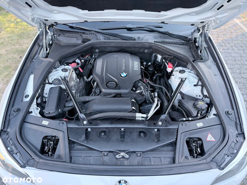 BMW Seria 5 520d - 14