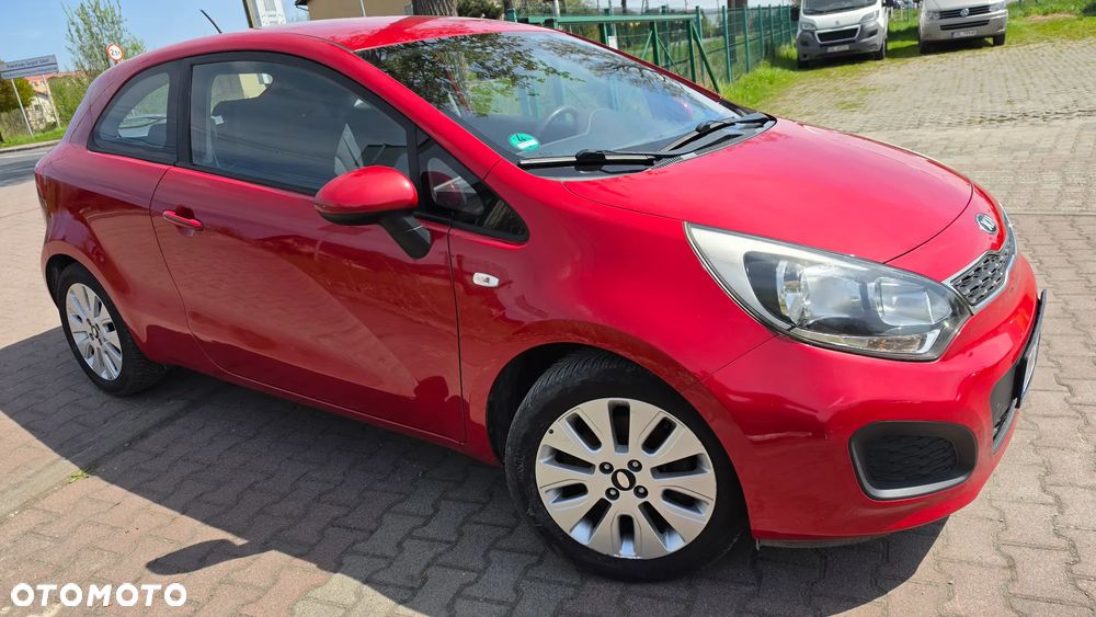 Kia Rio 1.2 Dream Team Edition - 36