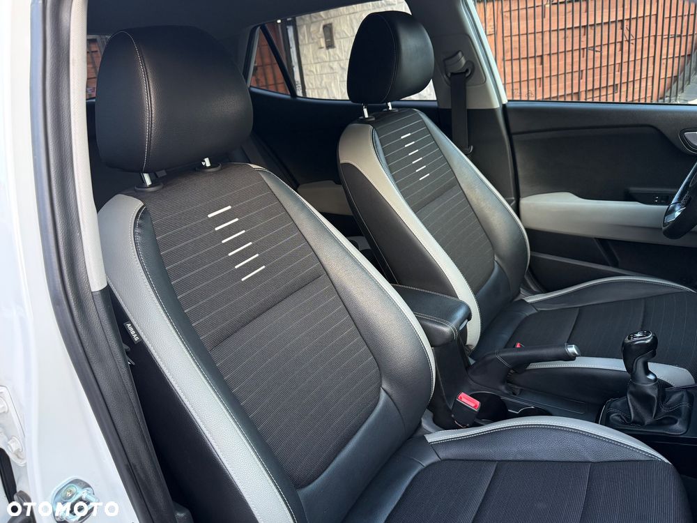 Kia Stonic 1.4 L - 16