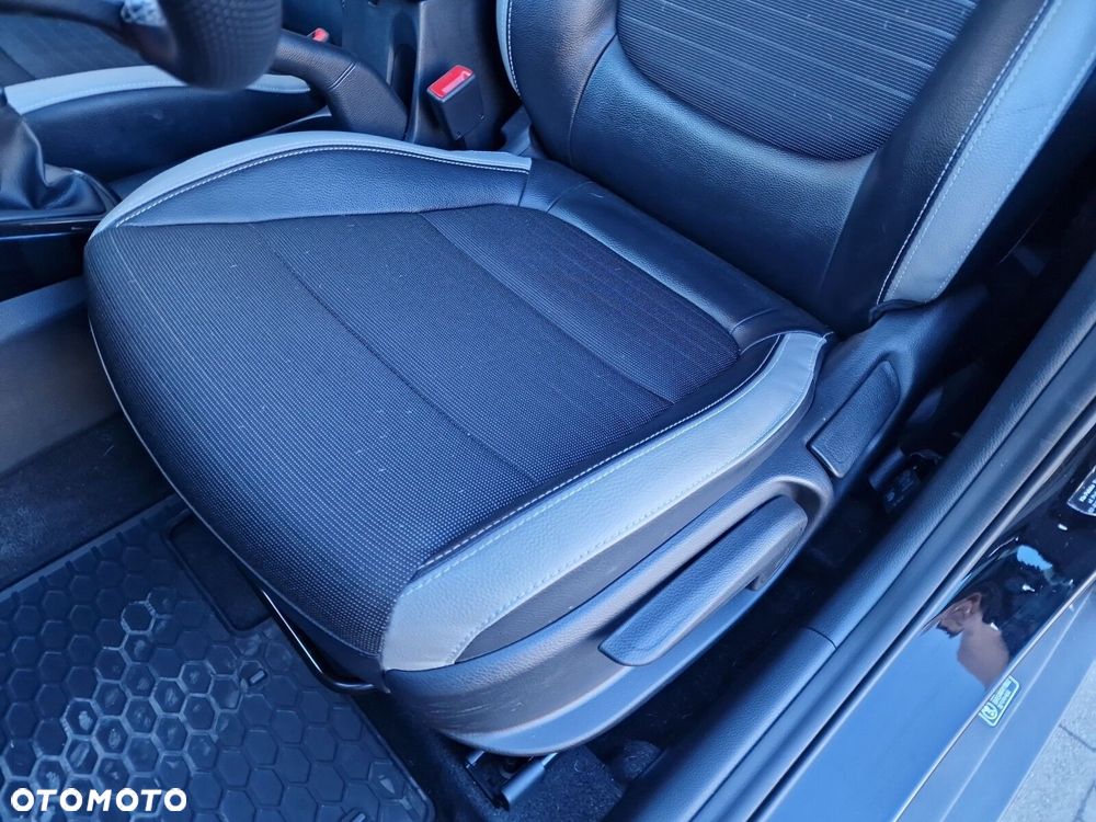 Kia Stonic 1.2 L - 12