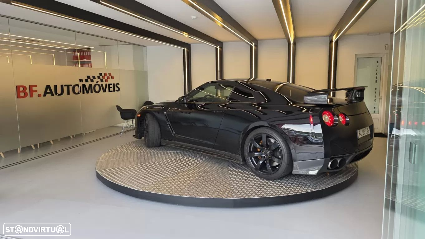 Nissan GT-R - 3